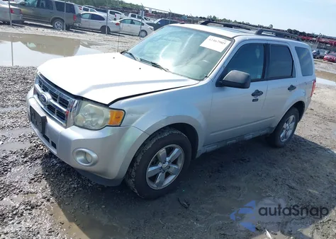 2010 Ford Escape Xlt z USA, uszkodzony, nr VIN 1FMCU9DG9AKC69001
